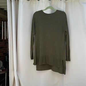 Light weight tunic sweater